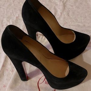 Christian Louboutin
Black Suede Daffodile Platform Size 38 Pumps
